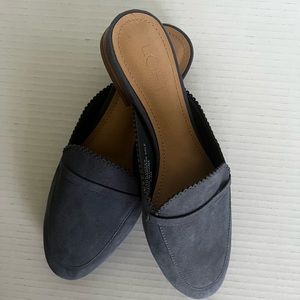 New Loft blue scalloped loafer slides 💘